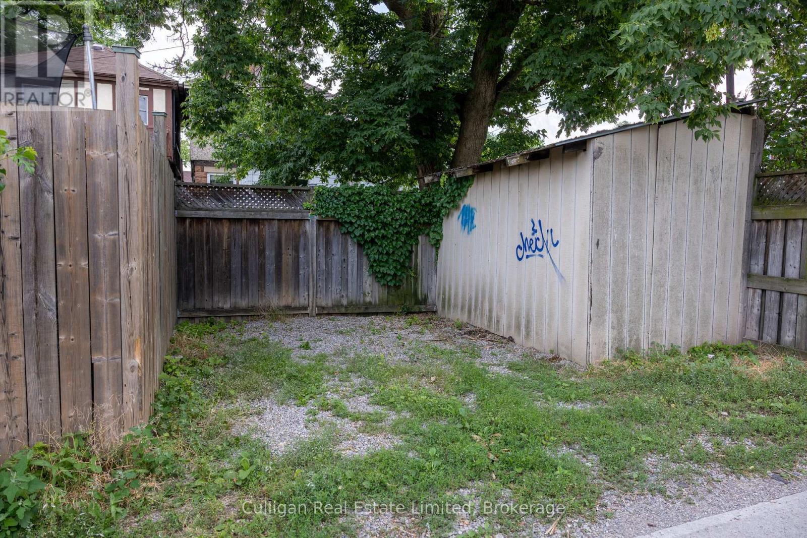 115 LONDON STREET N - 25