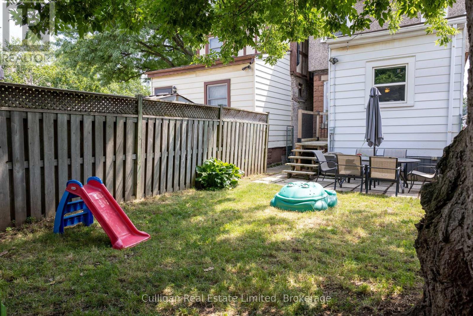 115 LONDON STREET N - 23