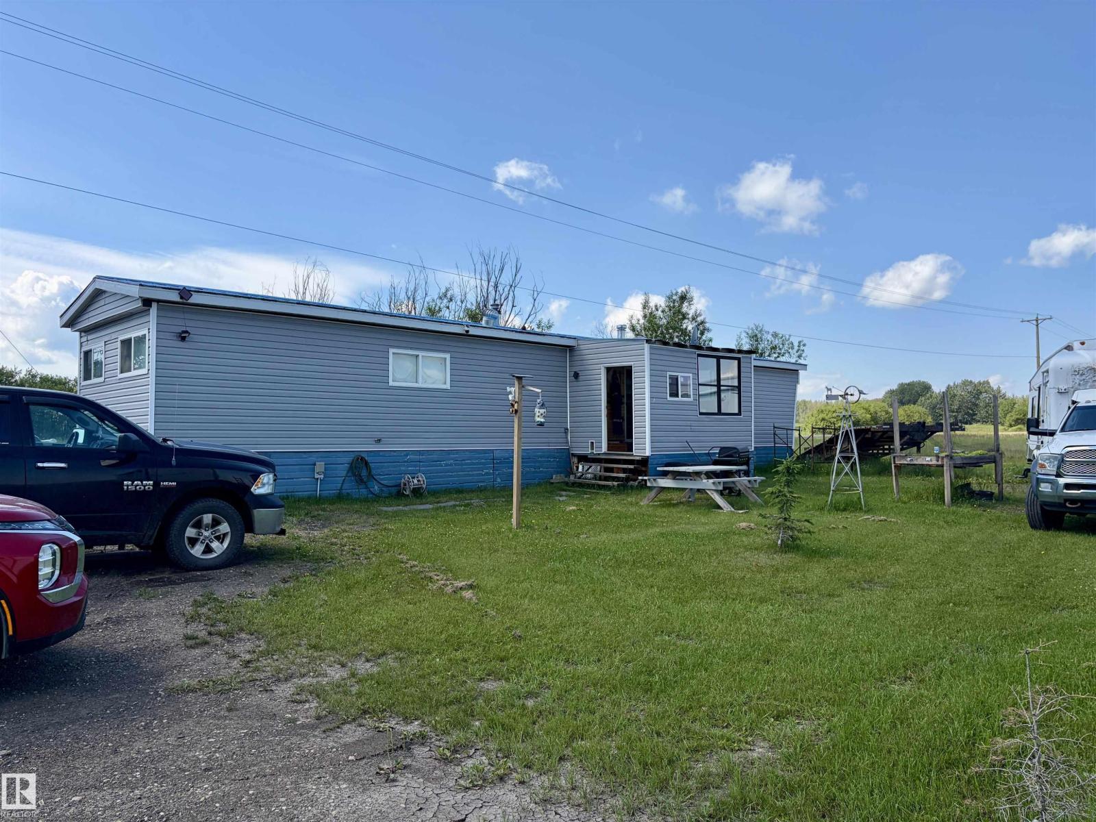 218 Hwy 13 E - 1