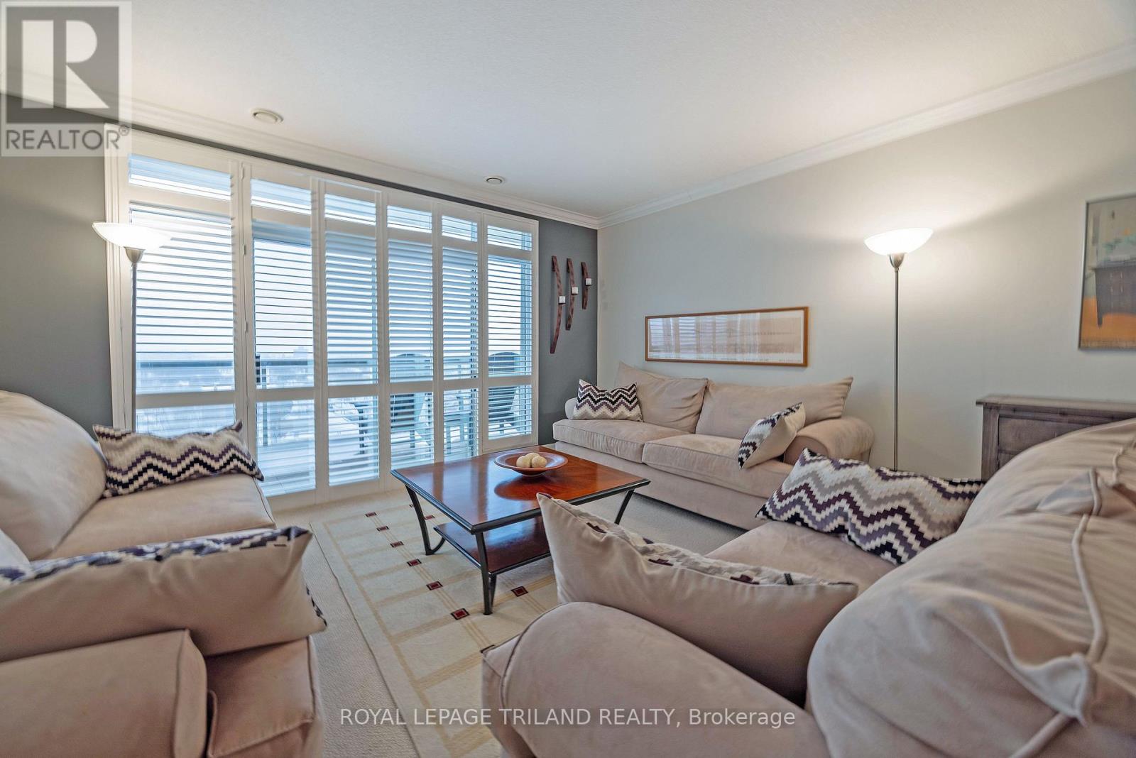 #1202 250 PALL MALL STREET - 19