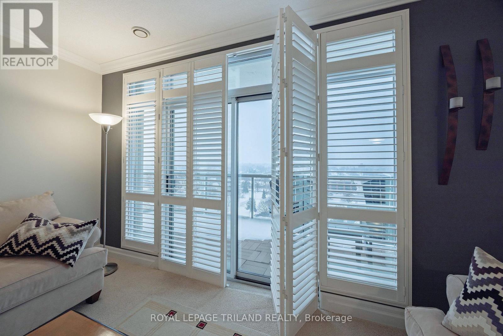 #1202 250 PALL MALL STREET - 21