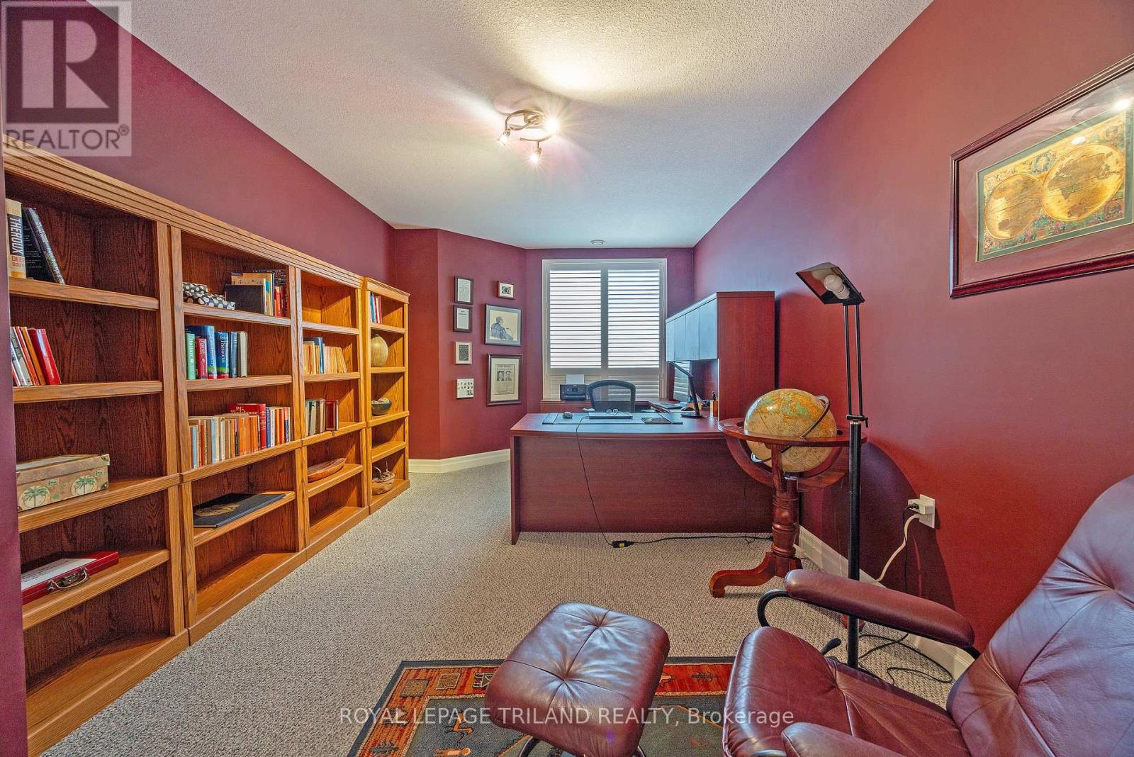 #1202 250 PALL MALL STREET - 26