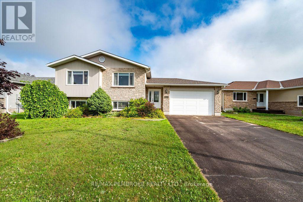 2038 SANDSTONE CRESCENT, Ottawa. Luxury613. By Peter Sagos - Image 1