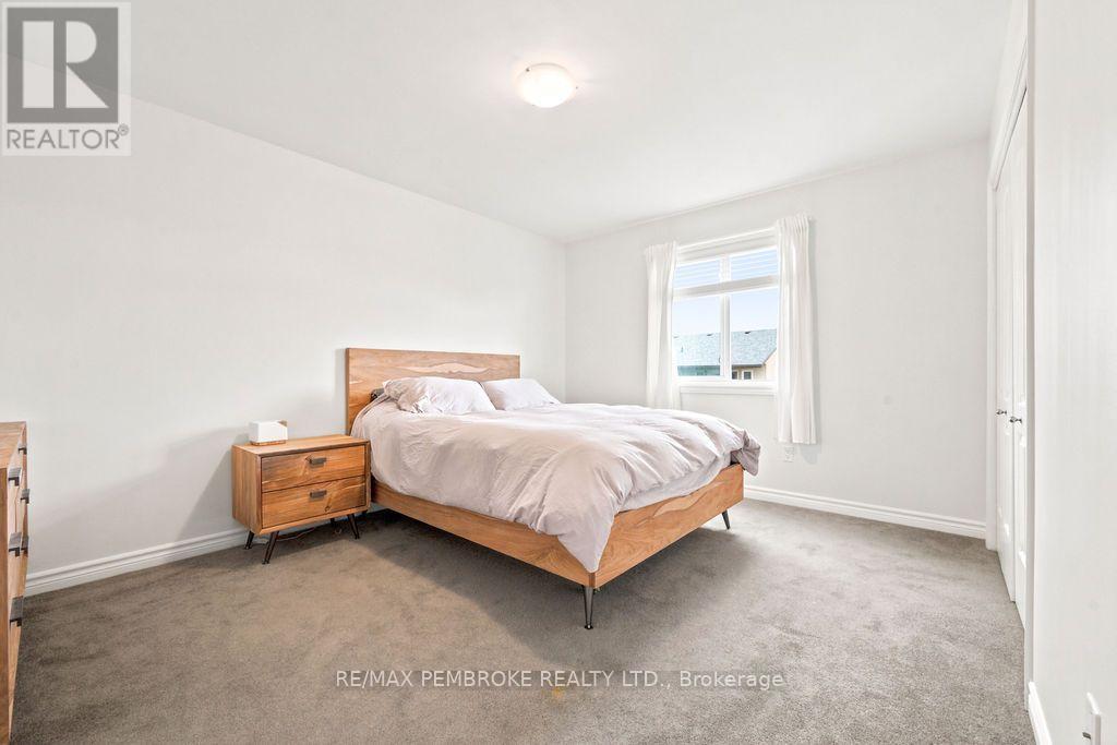 2038 SANDSTONE CRESCENT, Ottawa. Luxury613. By Peter Sagos - Image 10