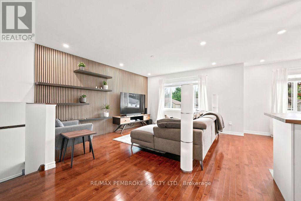 2038 SANDSTONE CRESCENT, Ottawa. Luxury613. By Peter Sagos - Image 19