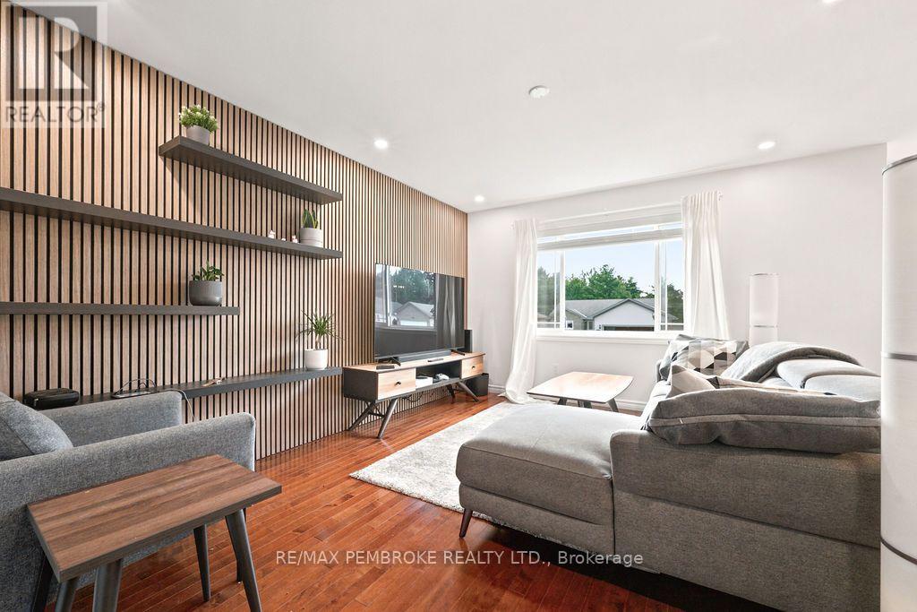 2038 SANDSTONE CRESCENT, Ottawa. Luxury613. By Peter Sagos - Image 20
