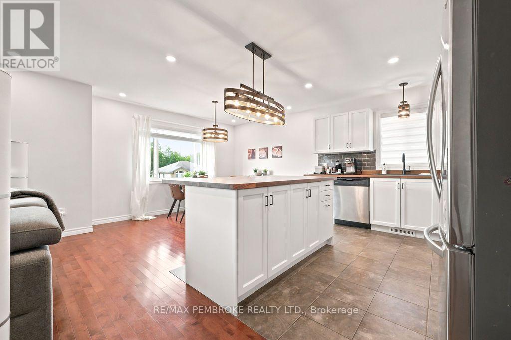 2038 SANDSTONE CRESCENT, Ottawa. Luxury613. By Peter Sagos - Image 22