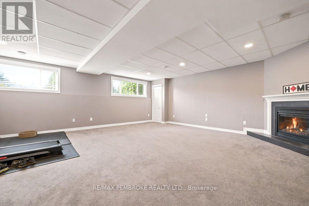 2038 SANDSTONE CRESCENT, Ottawa. Luxury613. By Peter Sagos - Image 23