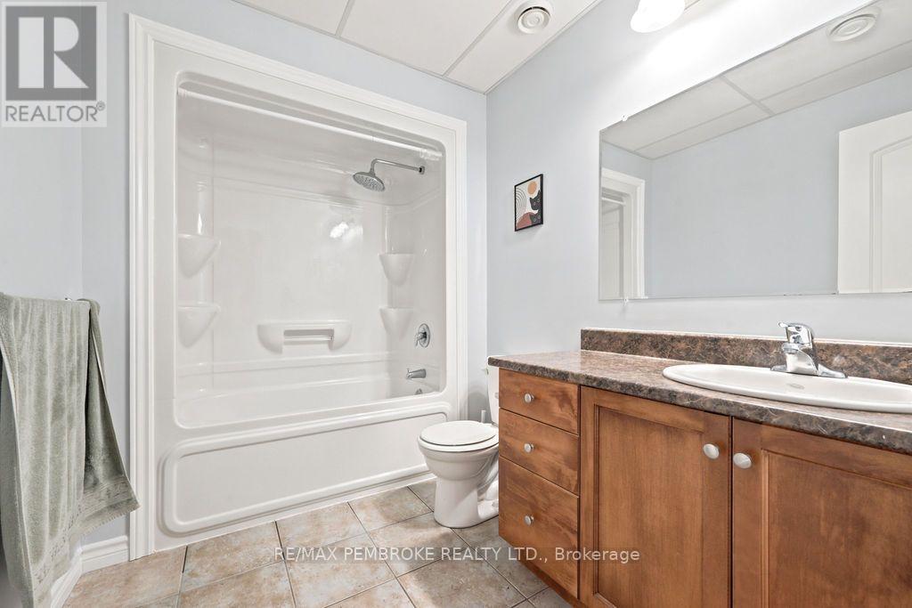 2038 SANDSTONE CRESCENT, Ottawa. Luxury613. By Peter Sagos - Image 28