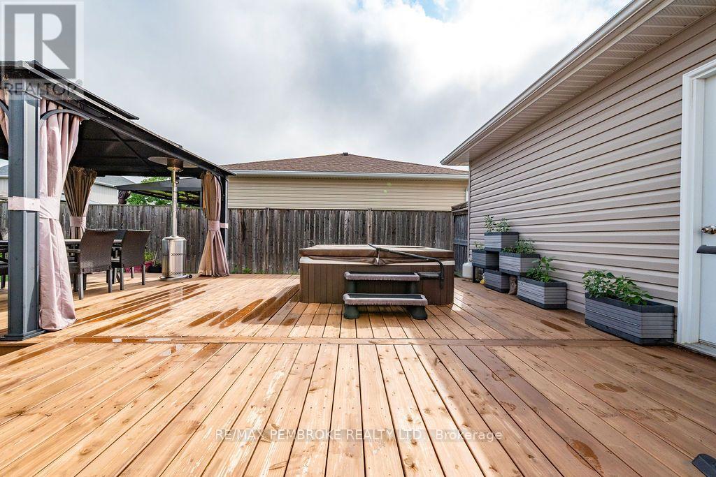 2038 SANDSTONE CRESCENT, Ottawa. Luxury613. By Peter Sagos - Image 32