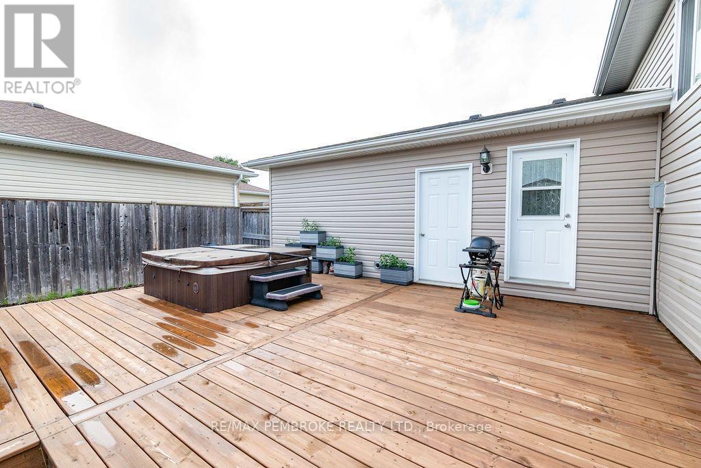 2038 SANDSTONE CRESCENT, Ottawa. Luxury613. By Peter Sagos - Image 35