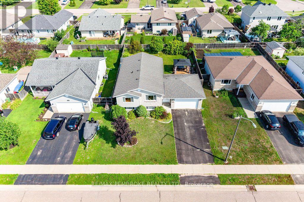 2038 SANDSTONE CRESCENT, Ottawa. Luxury613. By Peter Sagos - Image 36