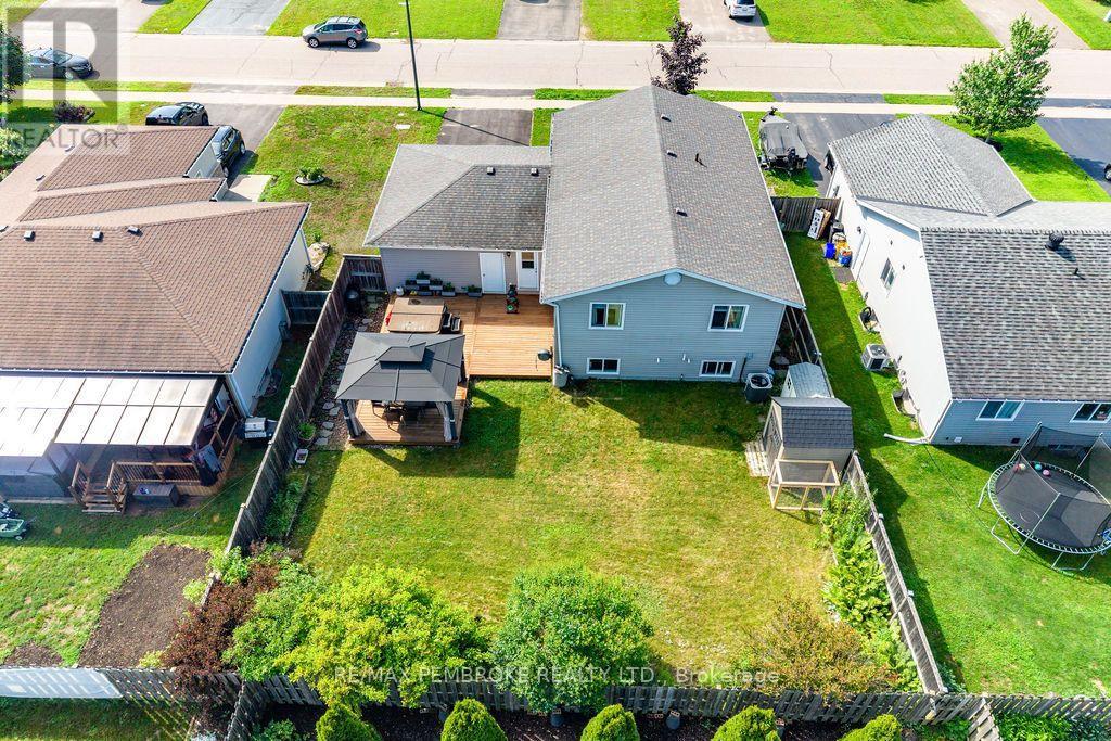 2038 SANDSTONE CRESCENT, Ottawa. Luxury613. By Peter Sagos - Image 37
