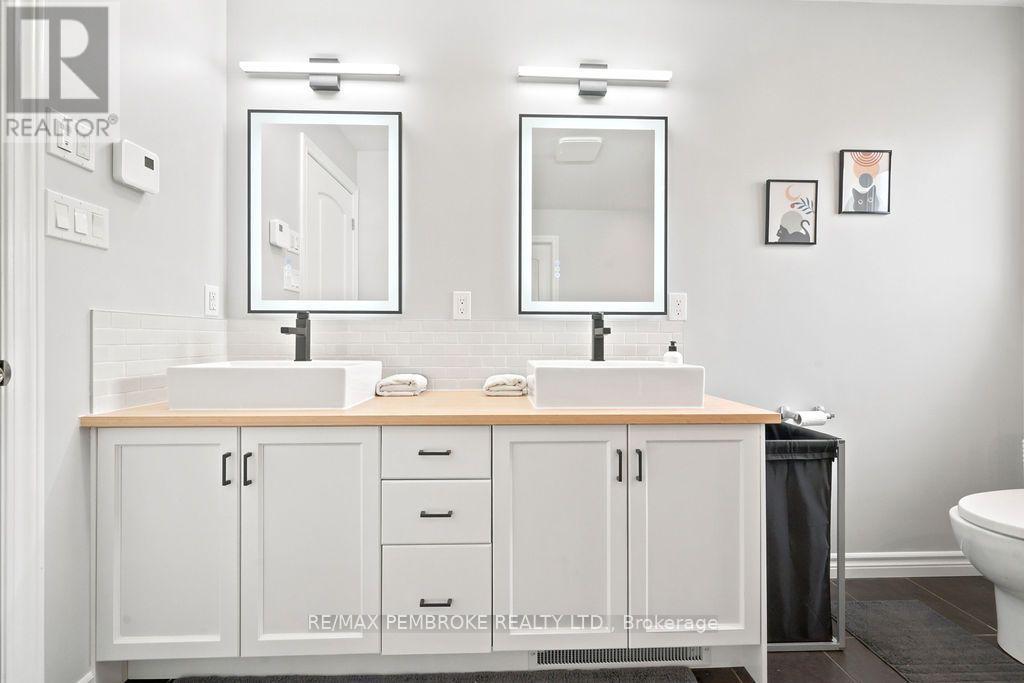 2038 SANDSTONE CRESCENT, Ottawa. Luxury613. By Peter Sagos - Image 6