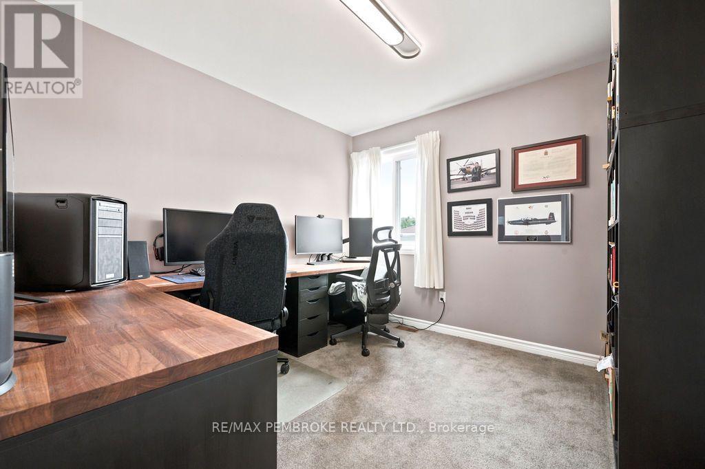 2038 SANDSTONE CRESCENT, Ottawa. Luxury613. By Peter Sagos - Image 9