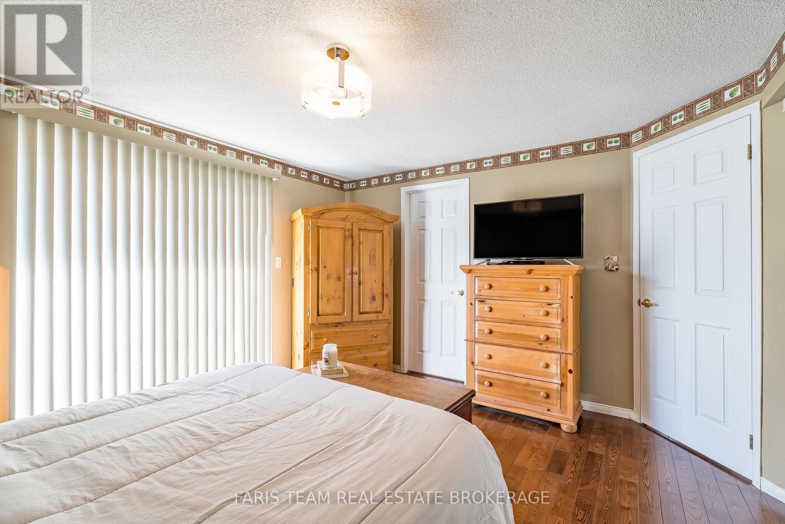 57 WESSENGER DRIVE - 18