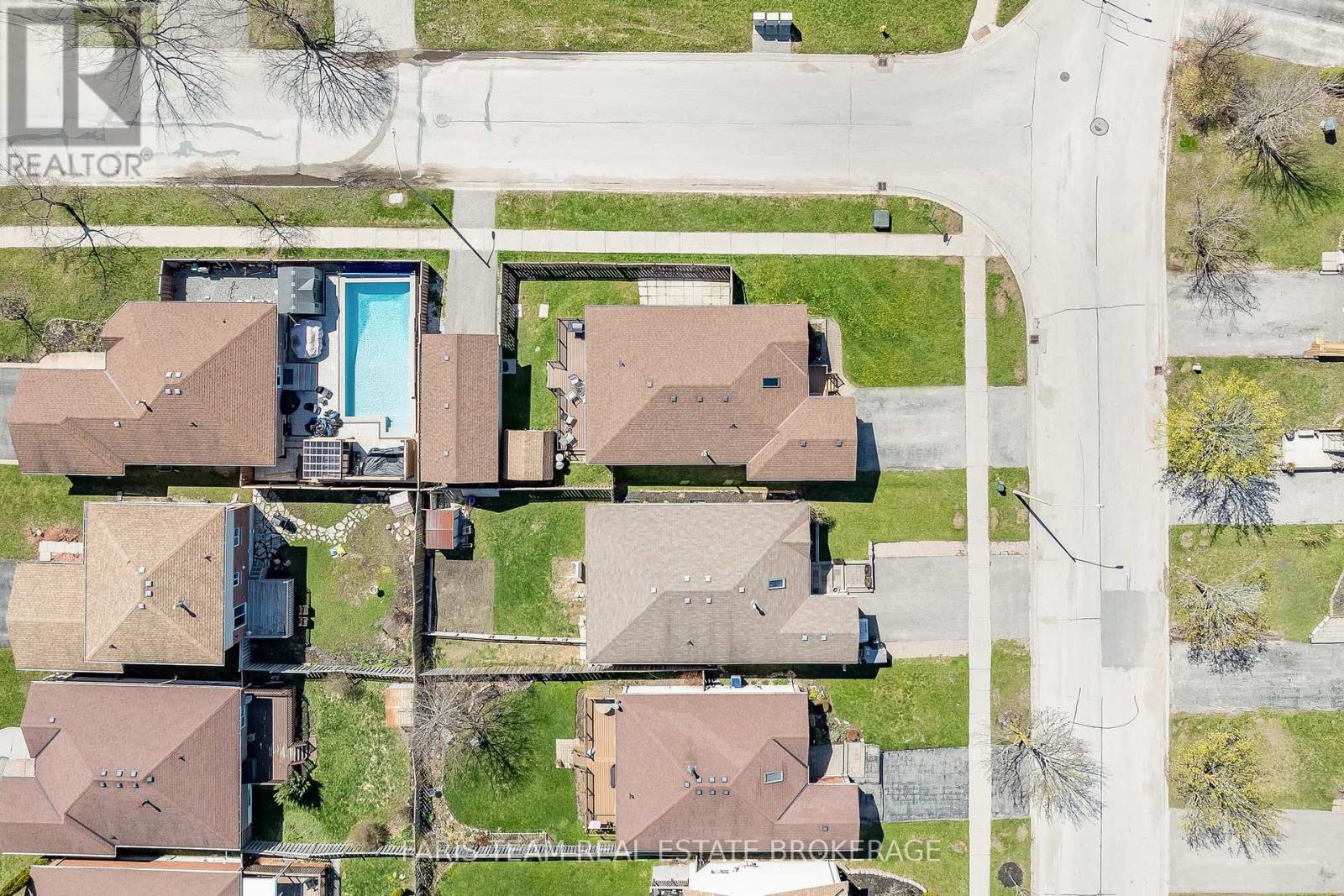 57 WESSENGER DRIVE - 44
