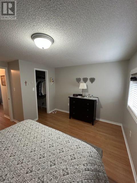22 LION'S GATE BOULEVARD - 10