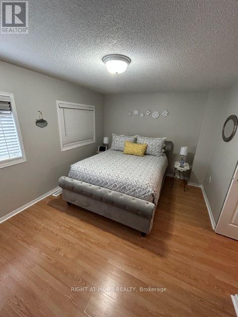 22 LION'S GATE BOULEVARD - 11