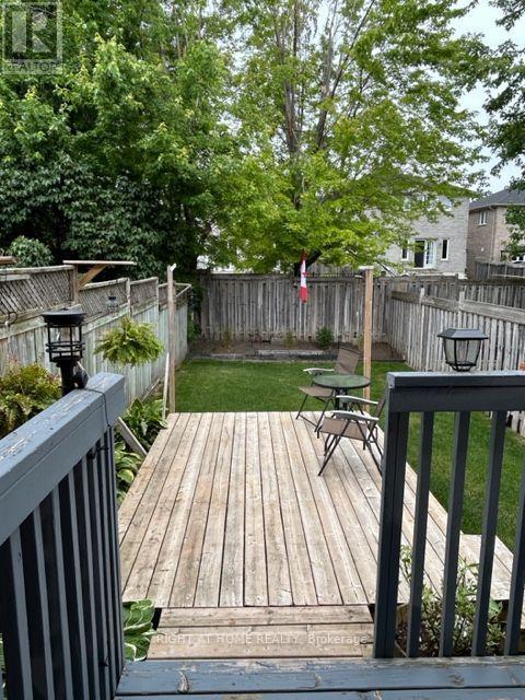 22 LION'S GATE BOULEVARD - 19