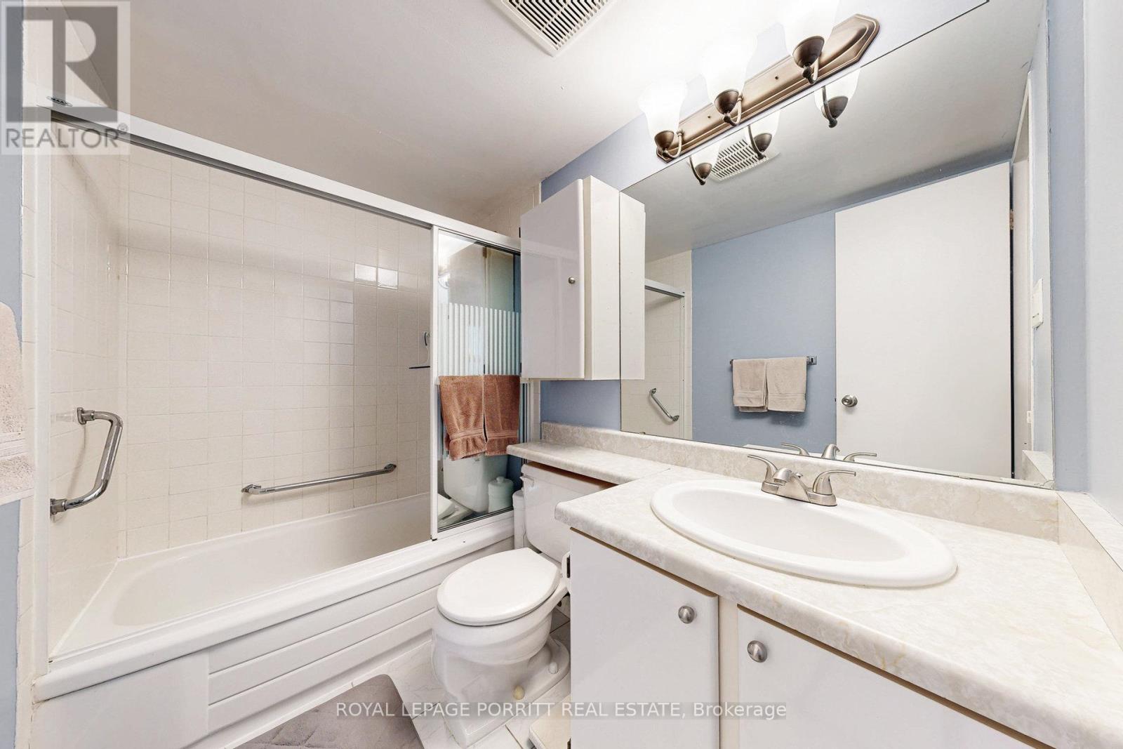 #201 1535 LAKESHORE ROAD E - 17