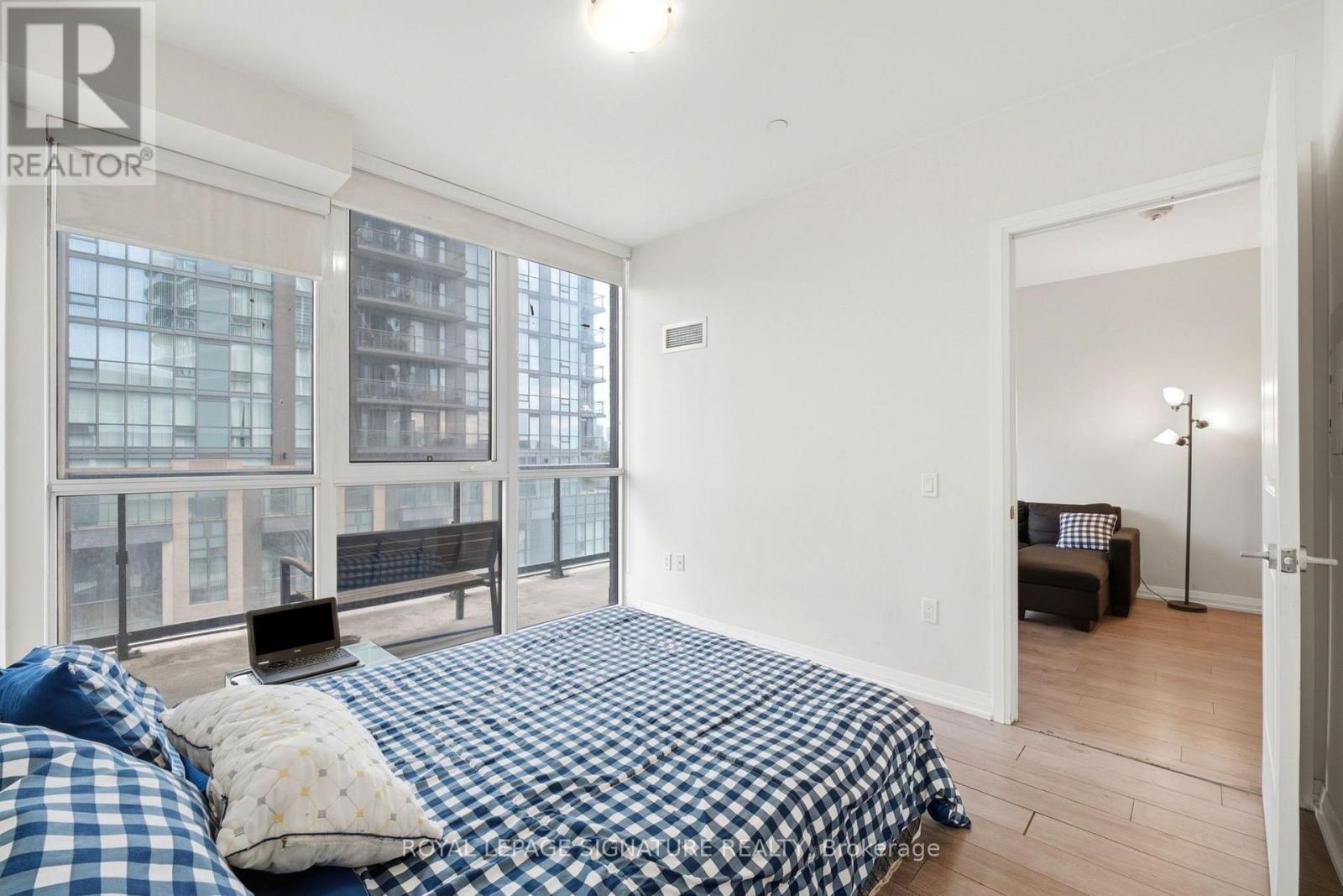 #212 65 WATERGARDEN DRIVE - Image 17