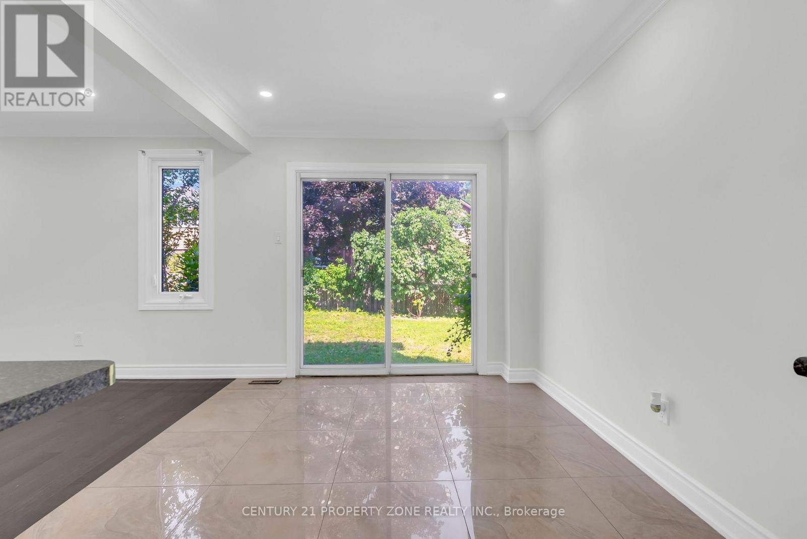 32 ARCHIBALD STREET - 16