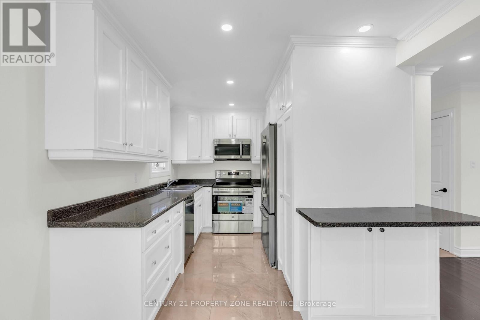 32 ARCHIBALD STREET - 17