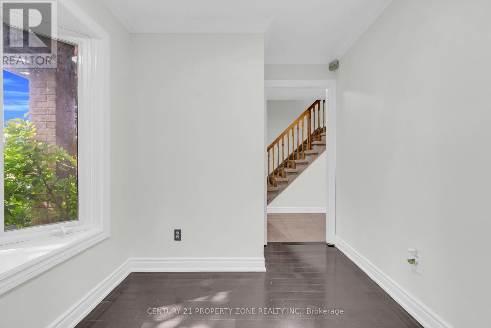 32 ARCHIBALD STREET - 20