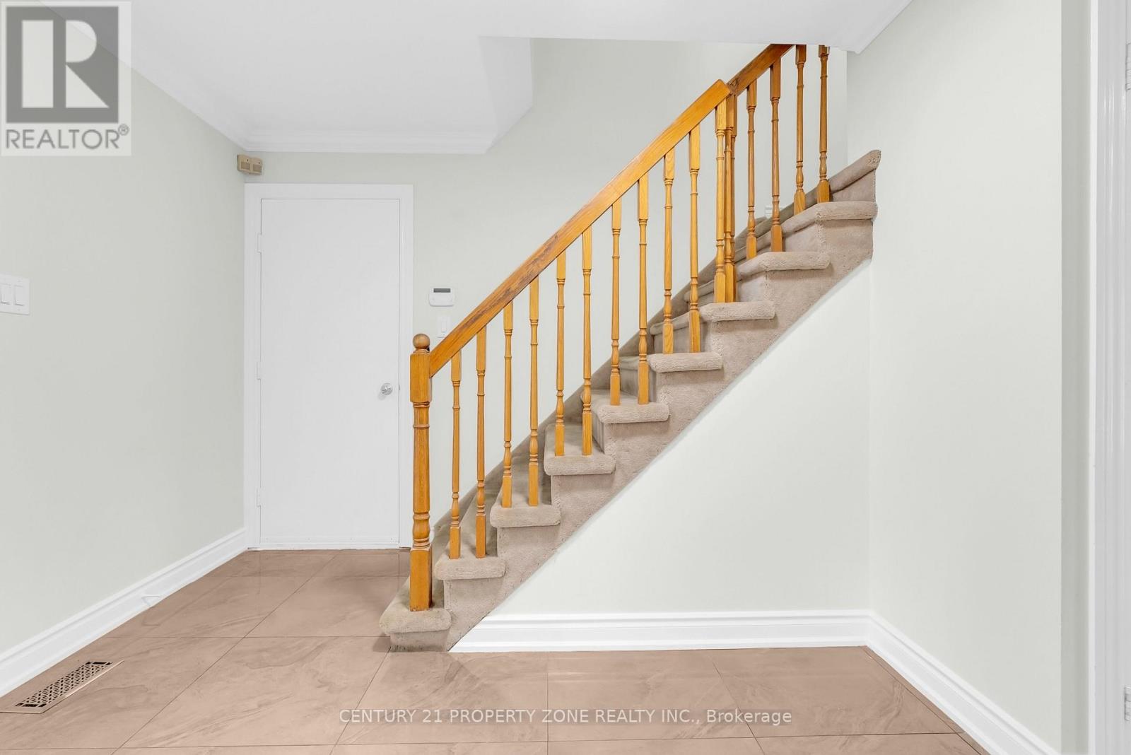 32 ARCHIBALD STREET - 23