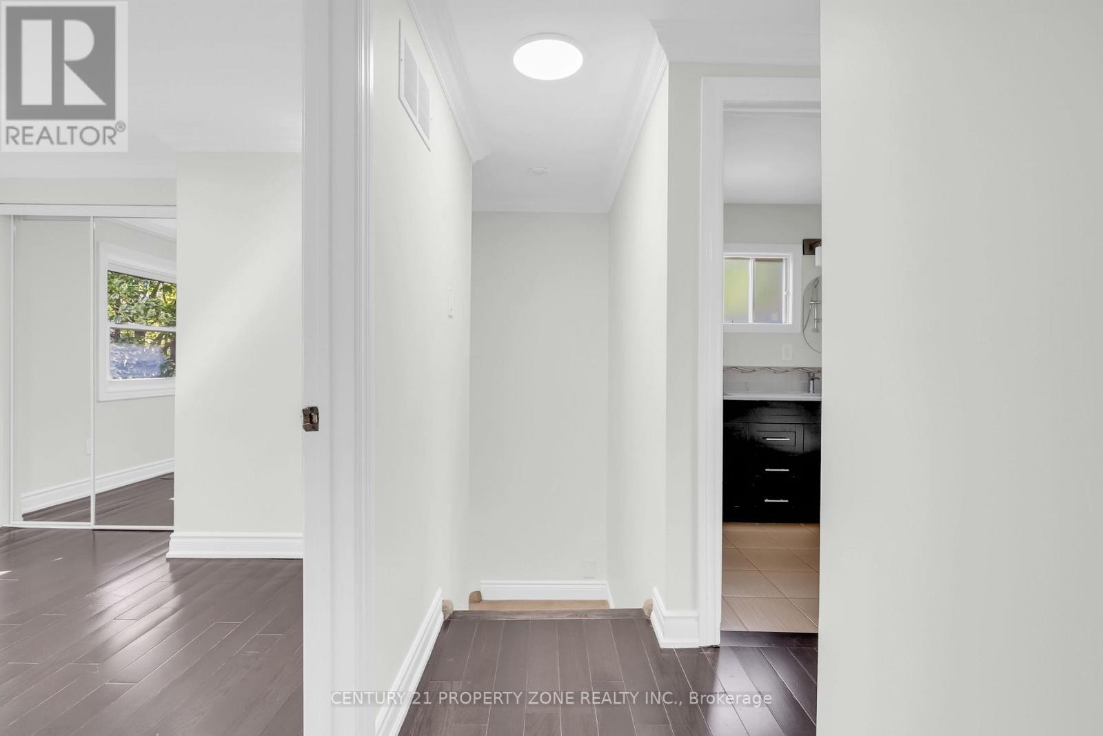 32 ARCHIBALD STREET - 24