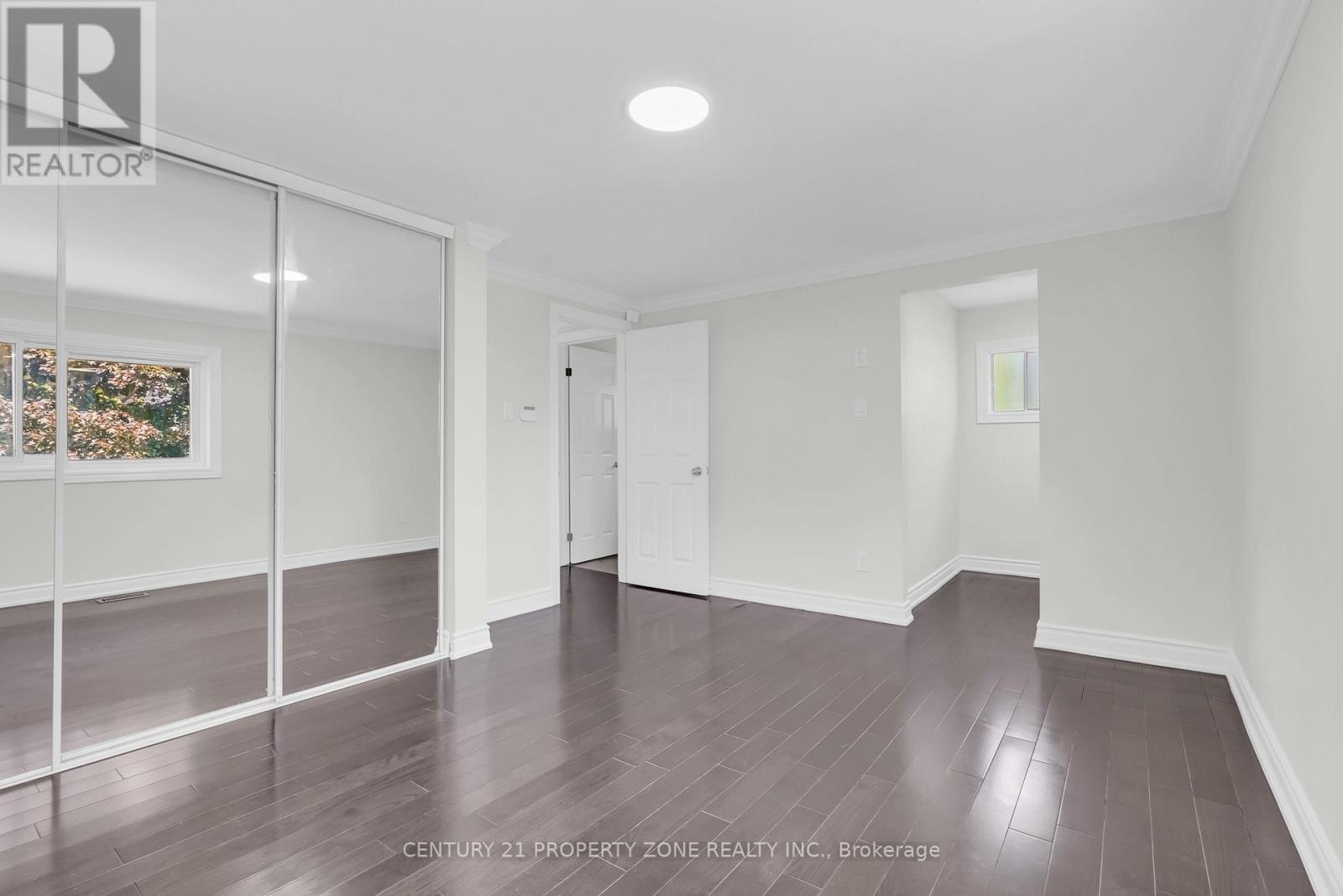 32 ARCHIBALD STREET - 26