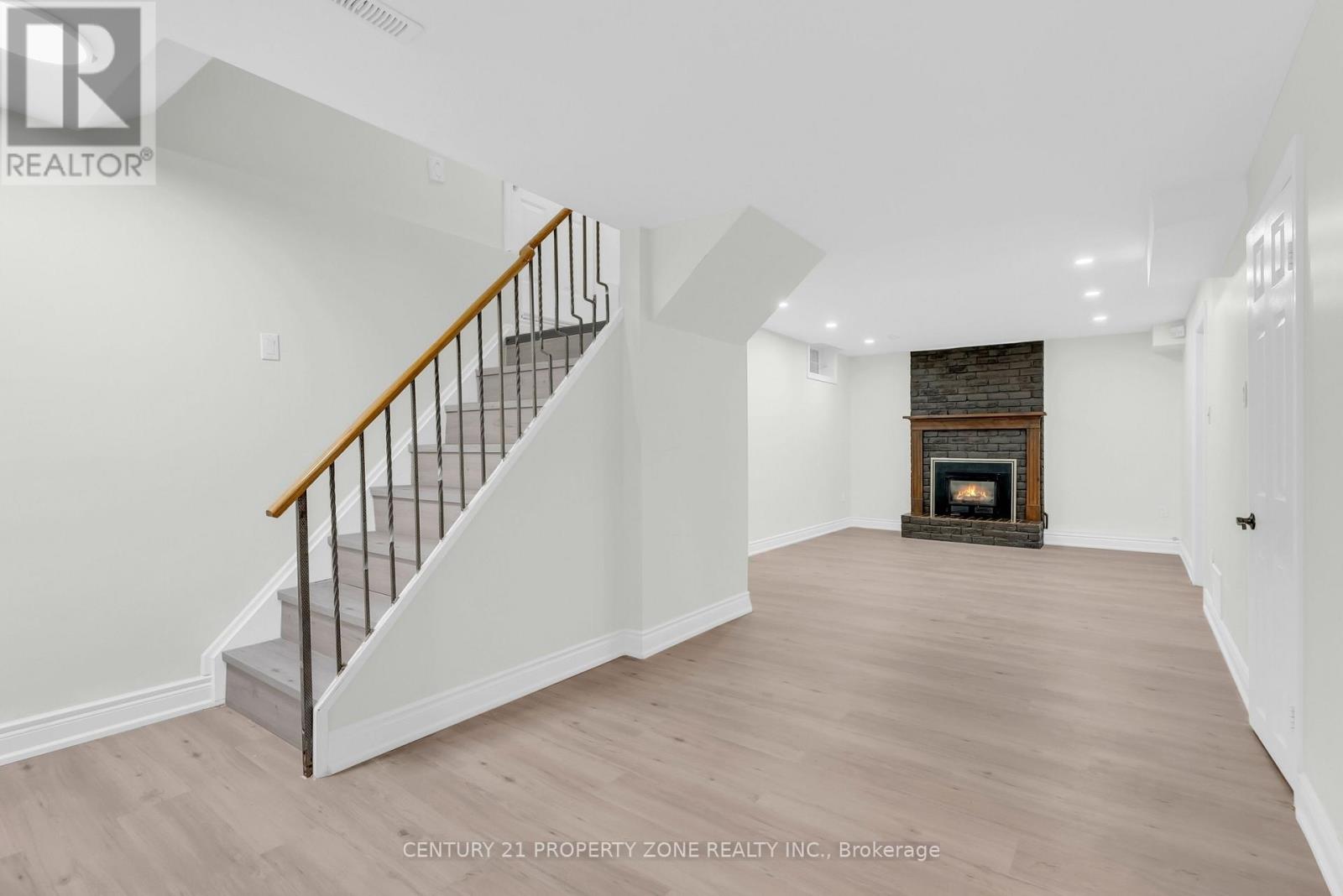 32 ARCHIBALD STREET - 31