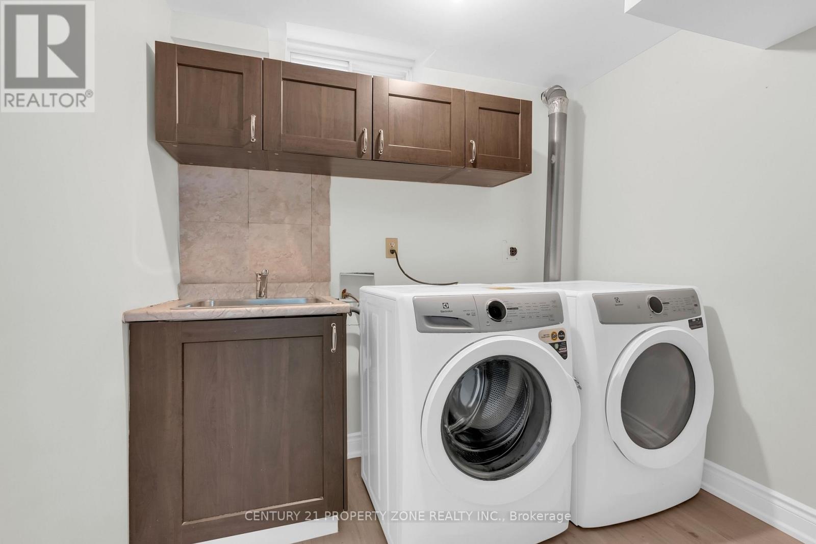 32 ARCHIBALD STREET - 36