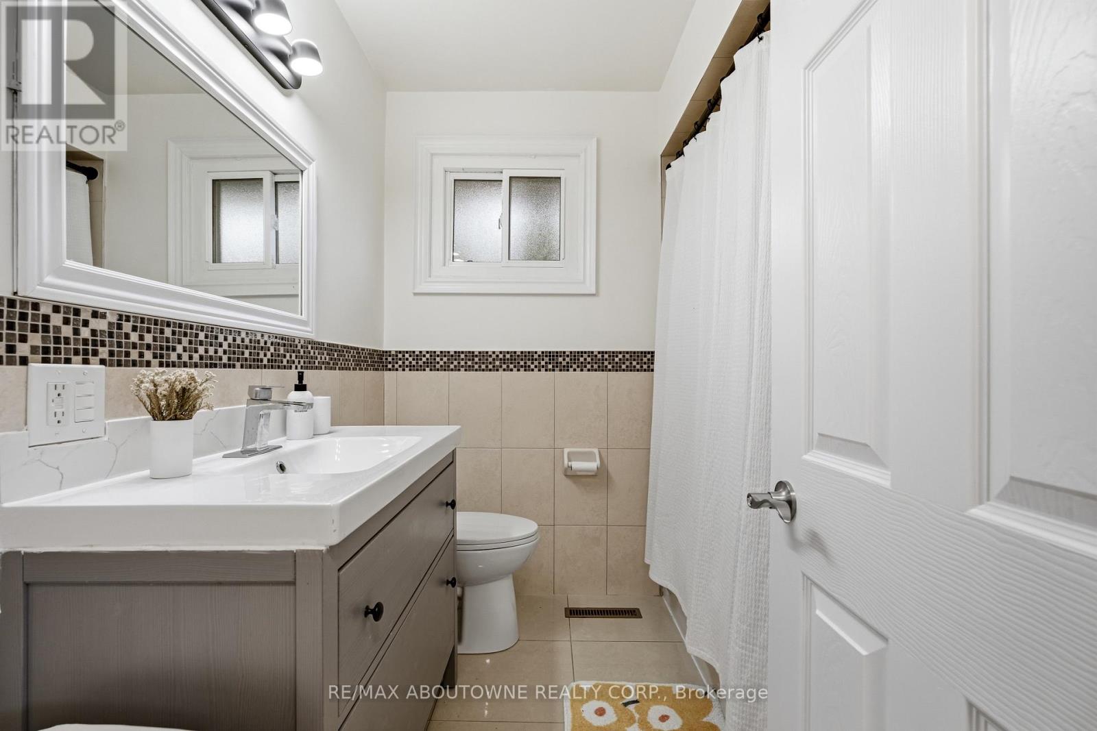 106 BELAND AVENUE N - 18