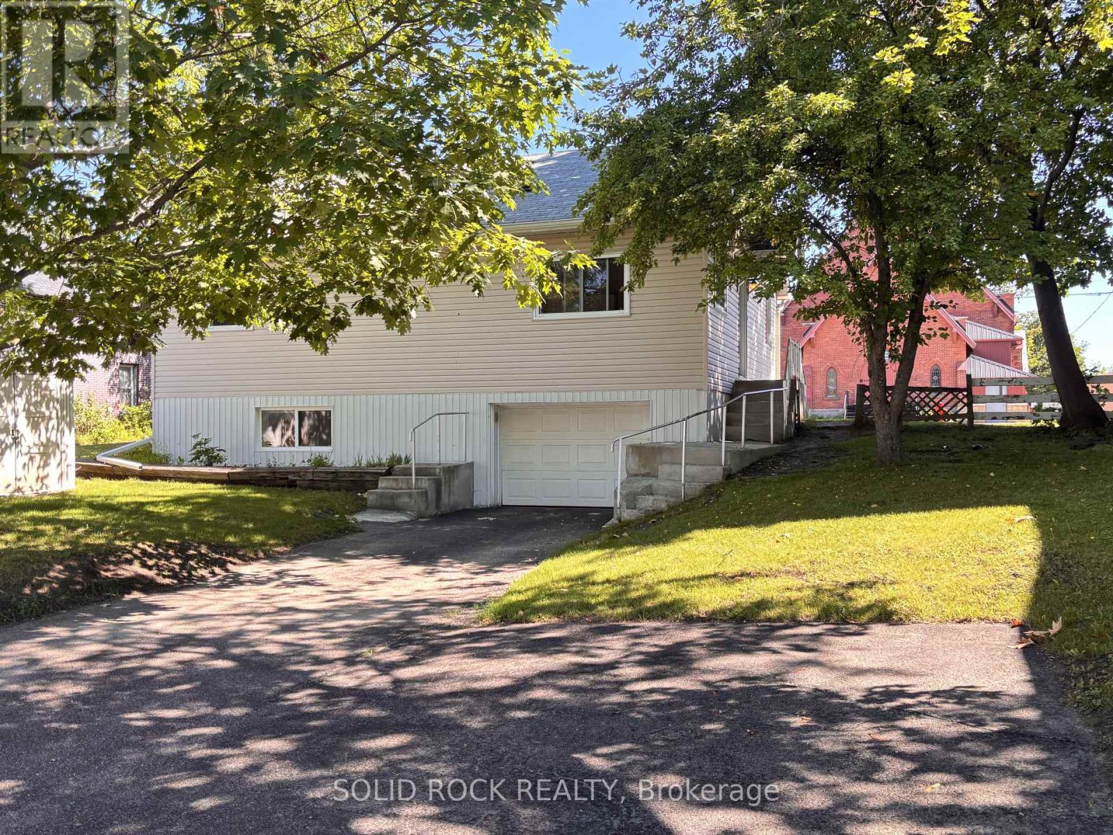 146 ELGIN STREET W - 2