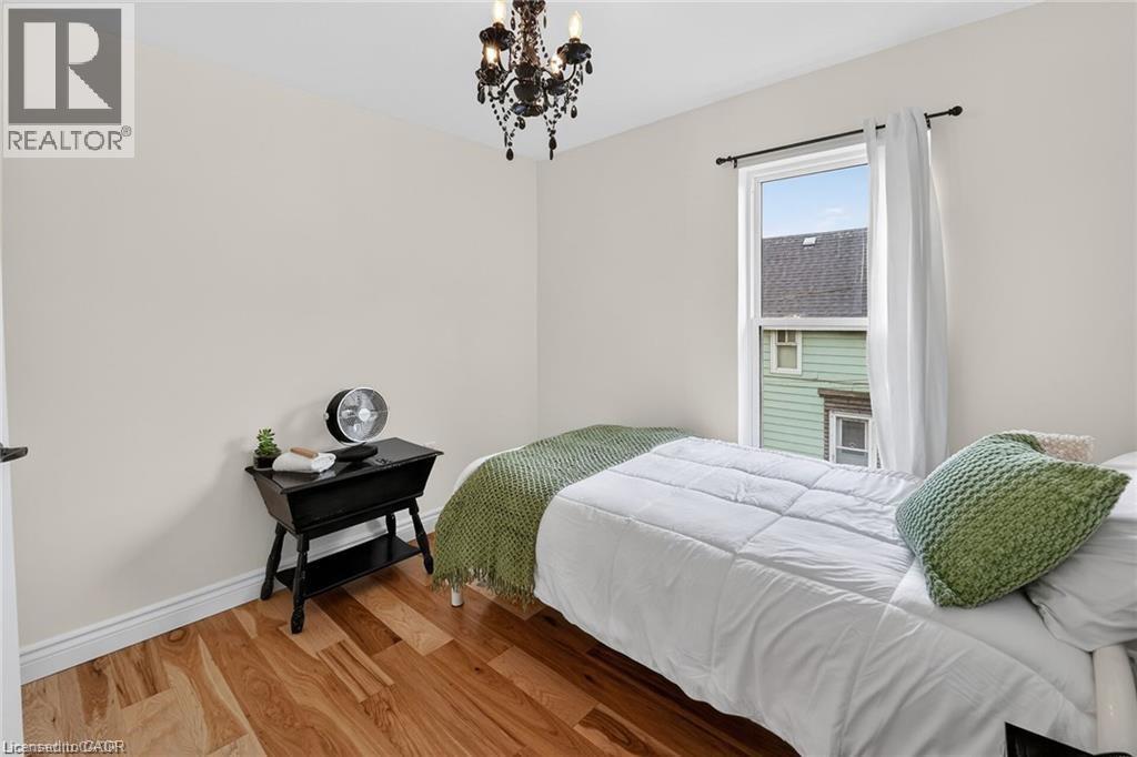 26 CAMPBELL Avenue - 23