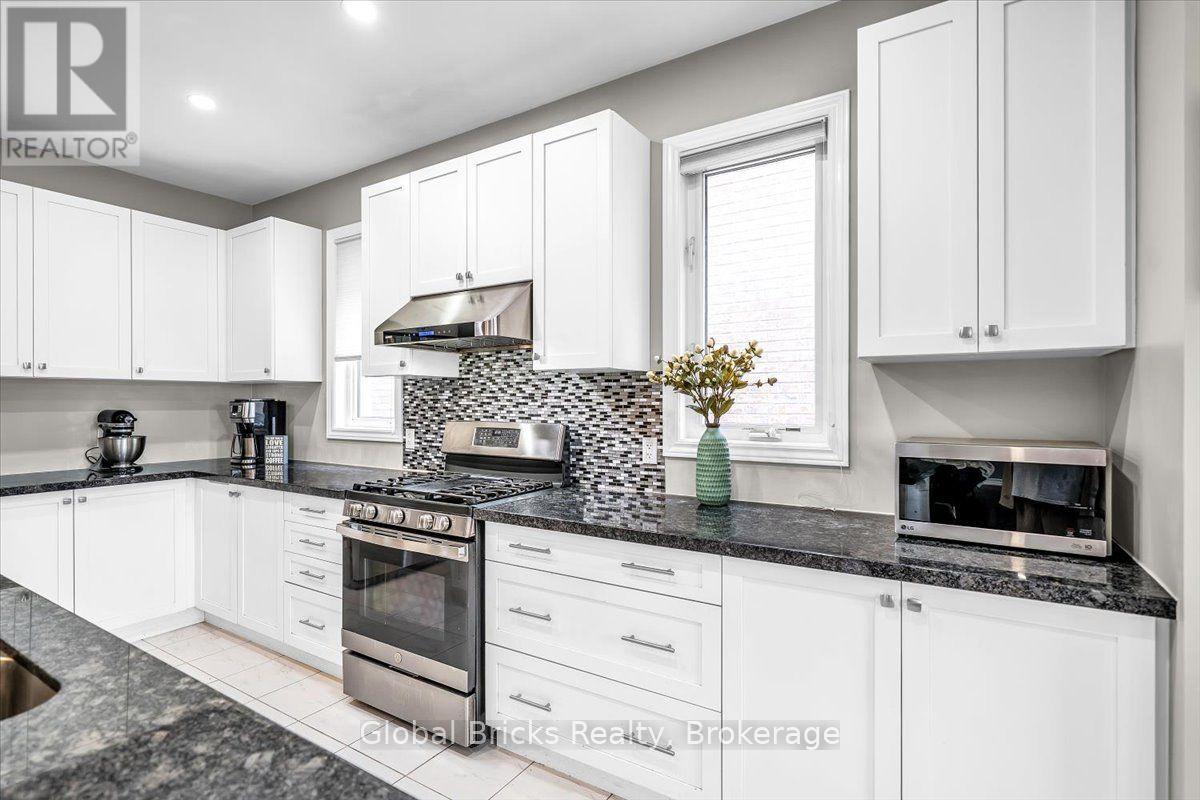 47 Holyrod Drive, Clarington, ON photo 20