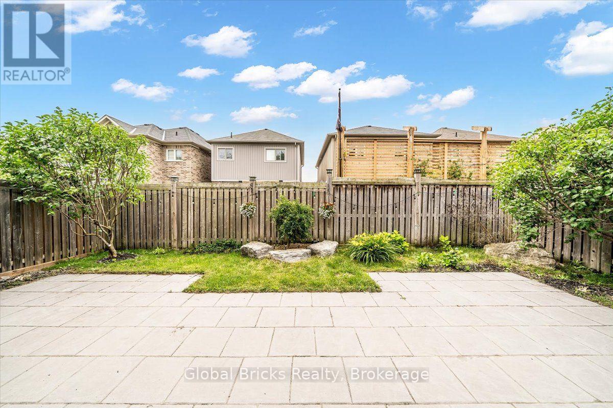 47 Holyrod Drive, Clarington, ON photo 45