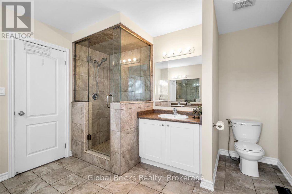 47 Holyrod Drive, Clarington, ON photo 28
