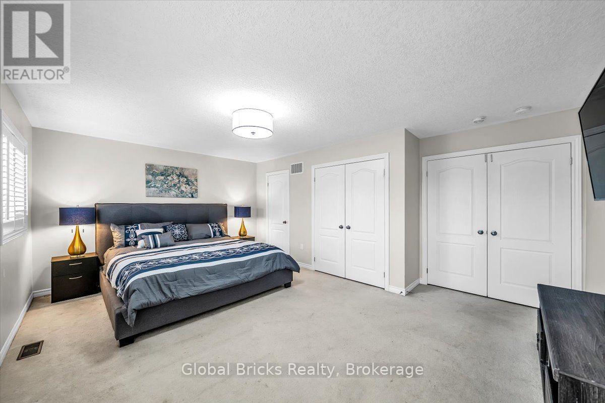 47 Holyrod Drive, Clarington, ON photo 25