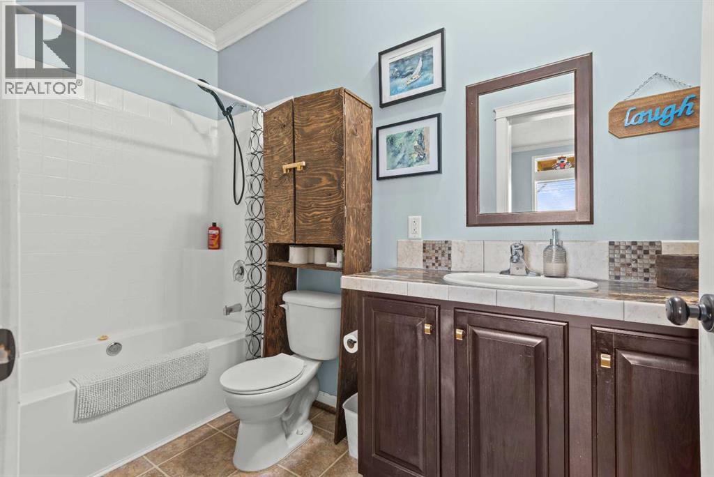 Main Floor Ensuite