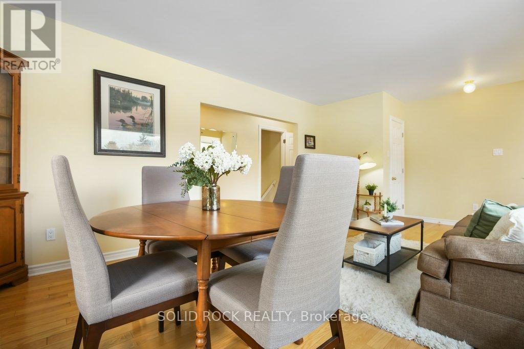 146 ELGIN STREET W - 12