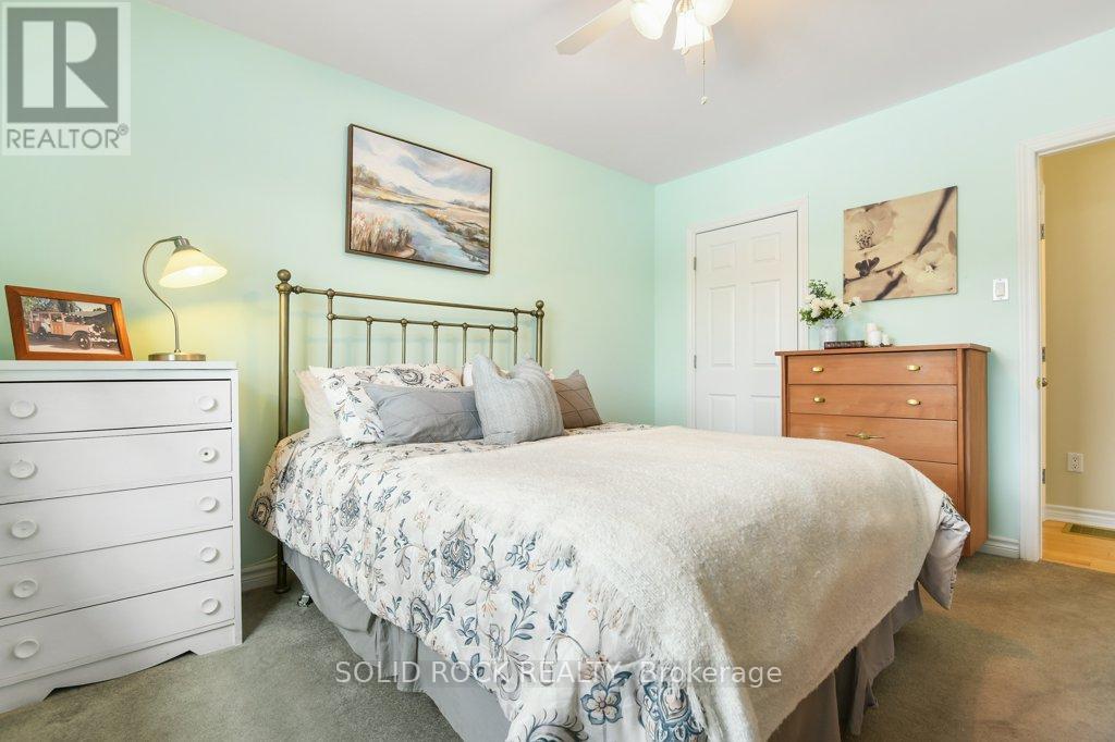 146 ELGIN STREET W - 22
