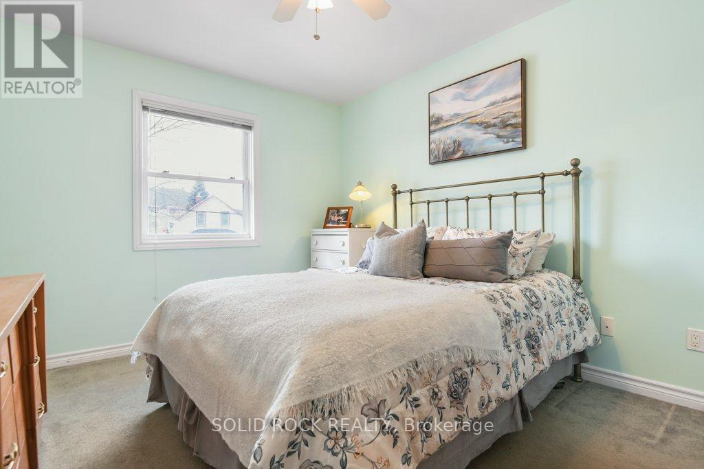 146 ELGIN STREET W - 21