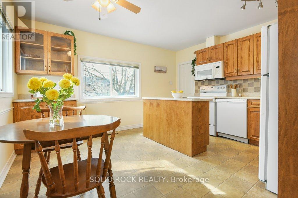 146 ELGIN STREET W - 13