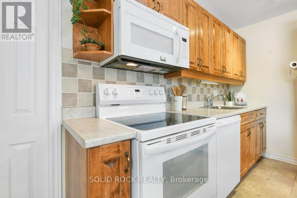 146 ELGIN STREET W - 17