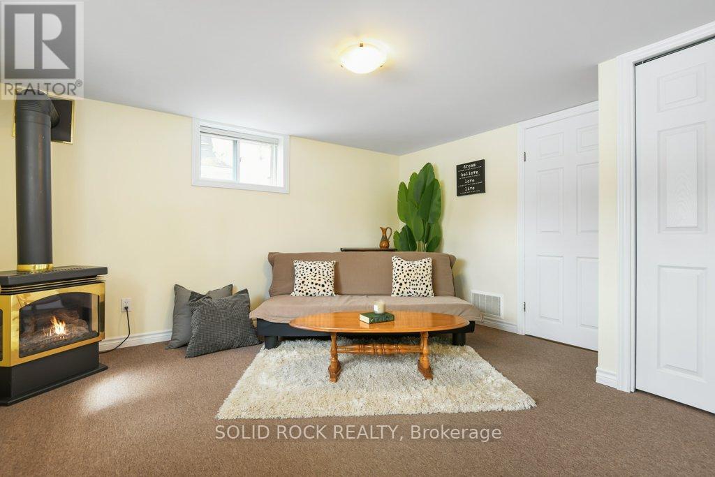 146 ELGIN STREET W - 24