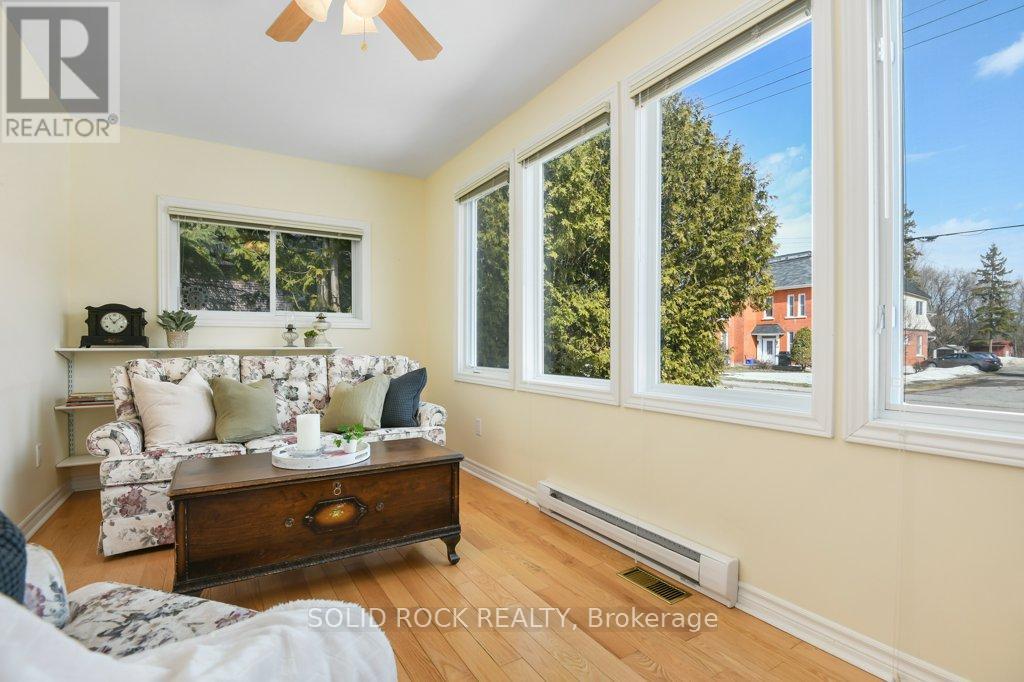 146 ELGIN STREET W - 5