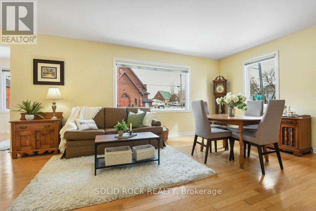 146 ELGIN STREET W - 9